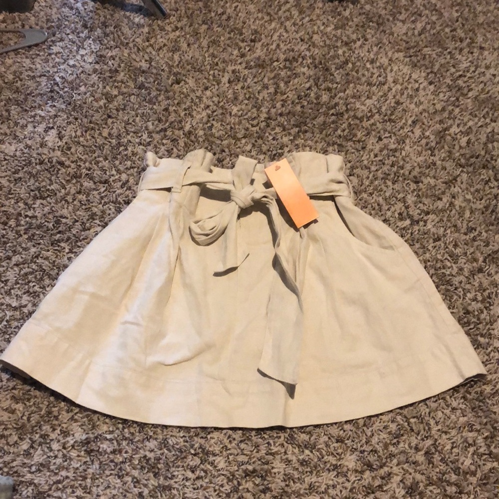 NWT BCBGeneration Rebecca mini skirt linen FALL date sexy fun romantic work